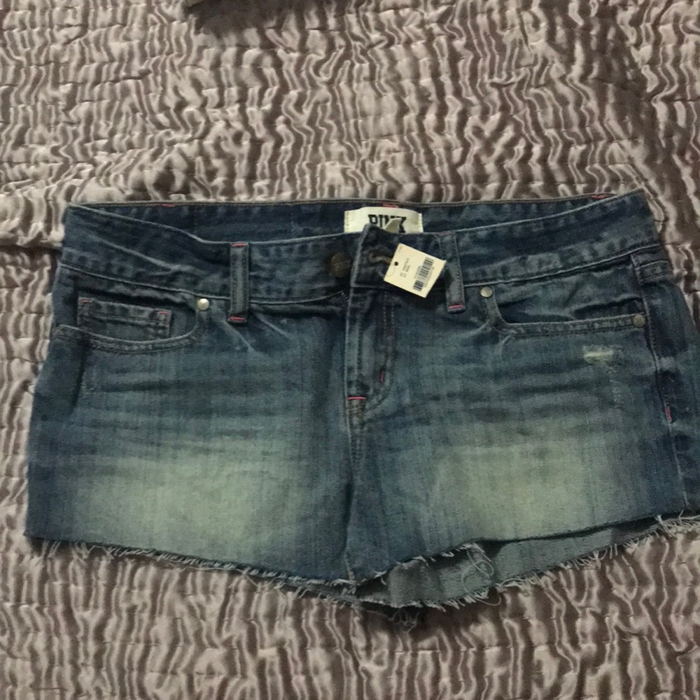 PINK Victoria Secret Shorts sz 4 NWT never worn
